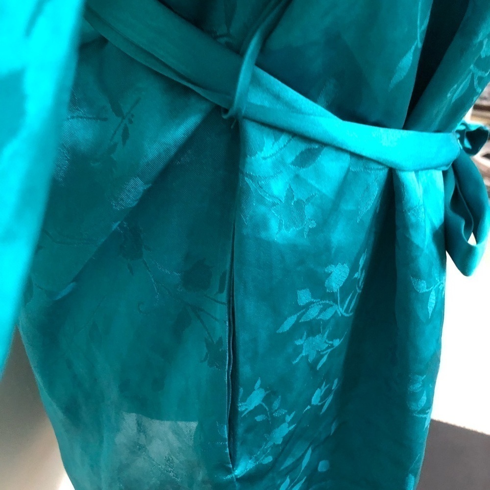 Inner Most Robe with One Pocket Belt Loops Tie - Picture 2 of 7